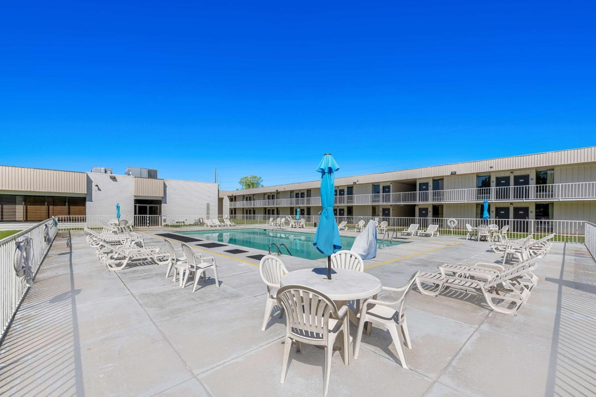 Americas Best Value Inn Hamilton Bagian luar foto