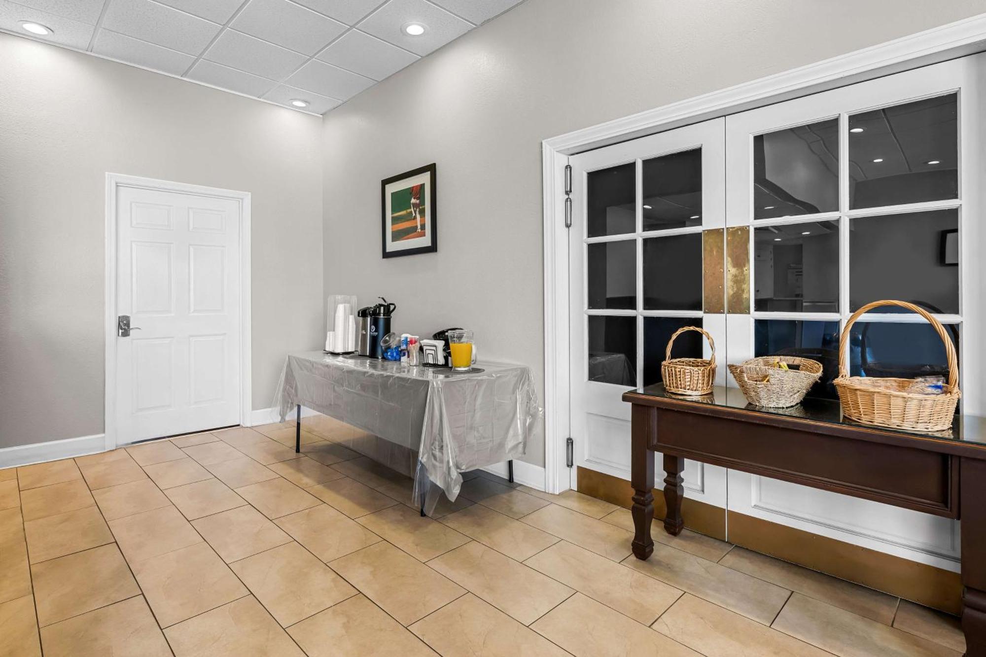 Americas Best Value Inn Hamilton Bagian luar foto