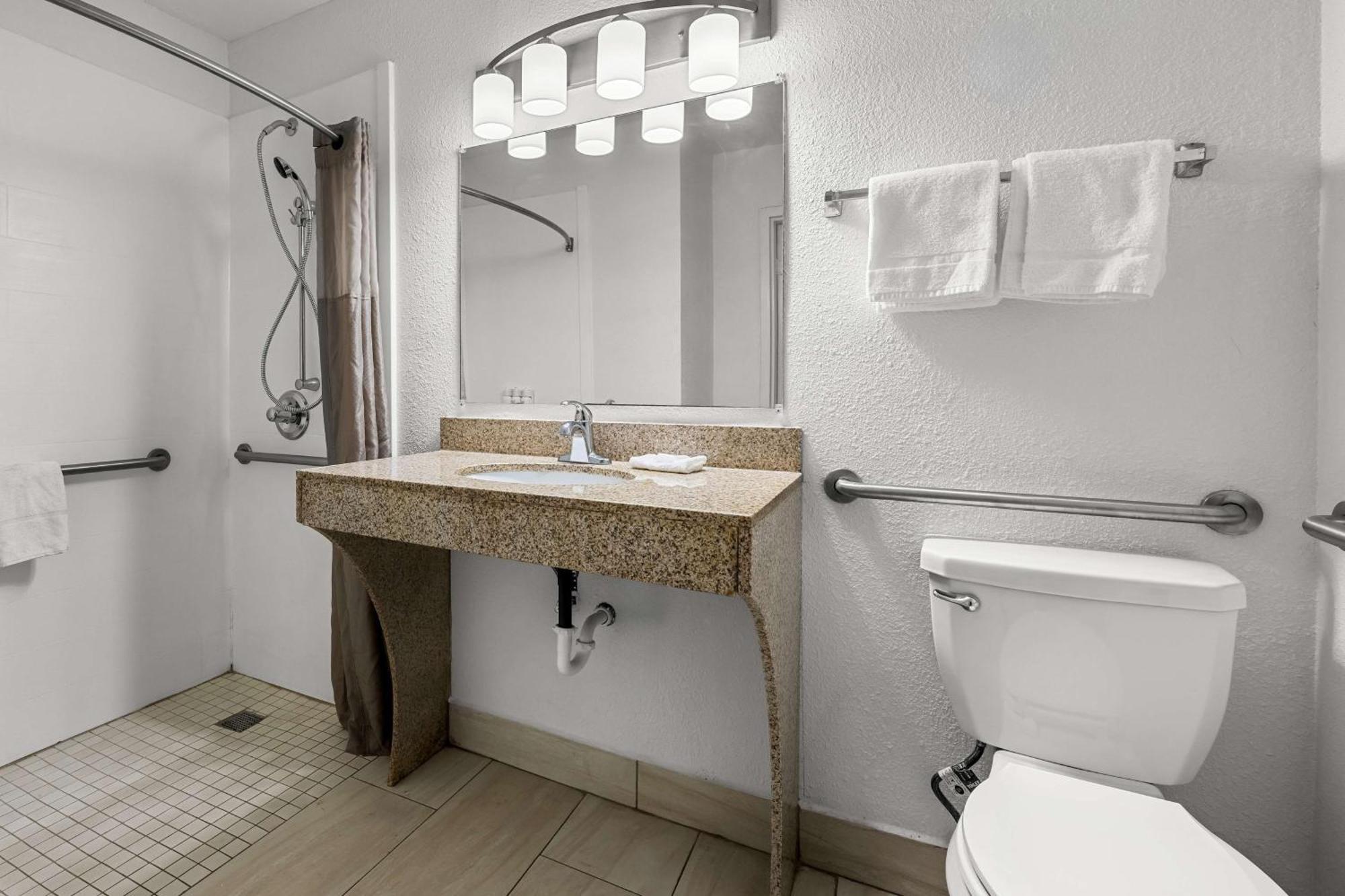 Americas Best Value Inn Hamilton Bagian luar foto