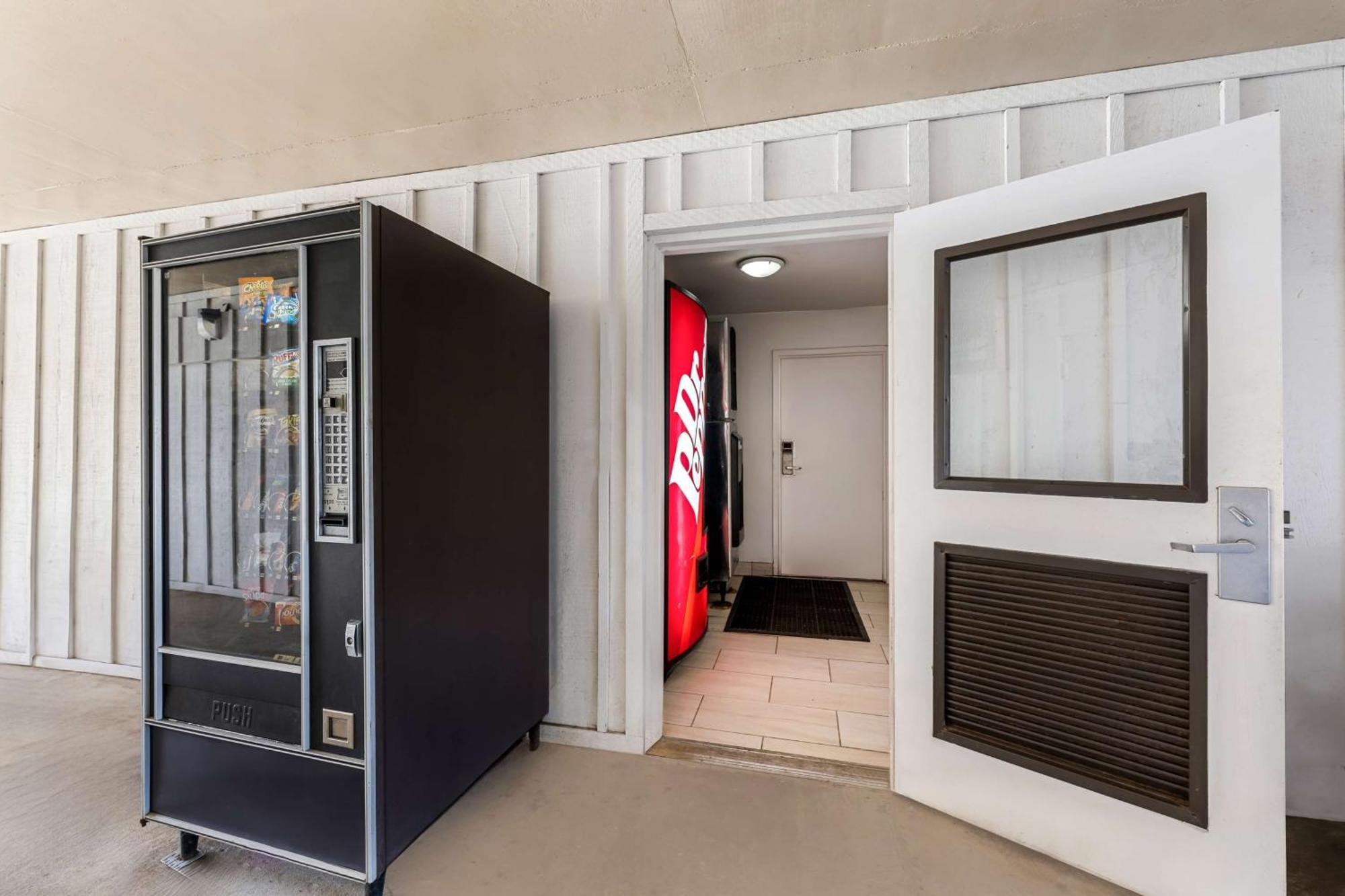 Americas Best Value Inn Hamilton Bagian luar foto