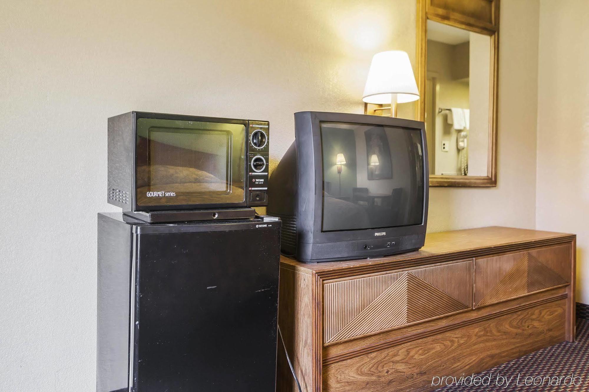 Americas Best Value Inn Hamilton Bagian luar foto